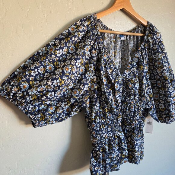 Old Navy Puff Sleeve Smocked VNeck Peplum Top Blue Floral XL Cottage Prairie NEW - Picture 5 of 10